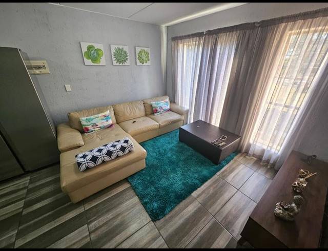 2 BEDROOM TOWNHOUSE FOR SALE IN KLIPPOORTJIE